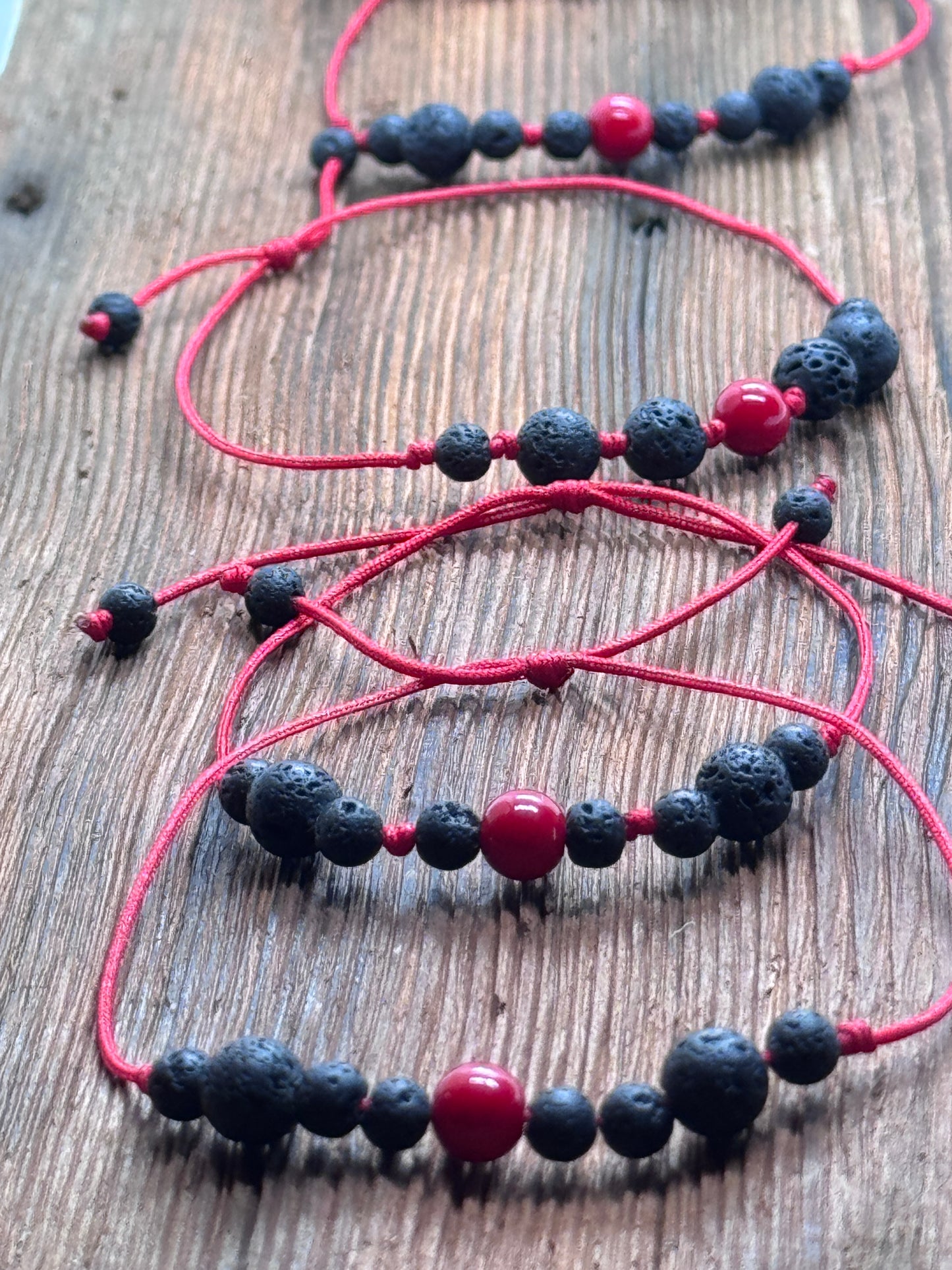 Pulsera Amuleto Volcánica
