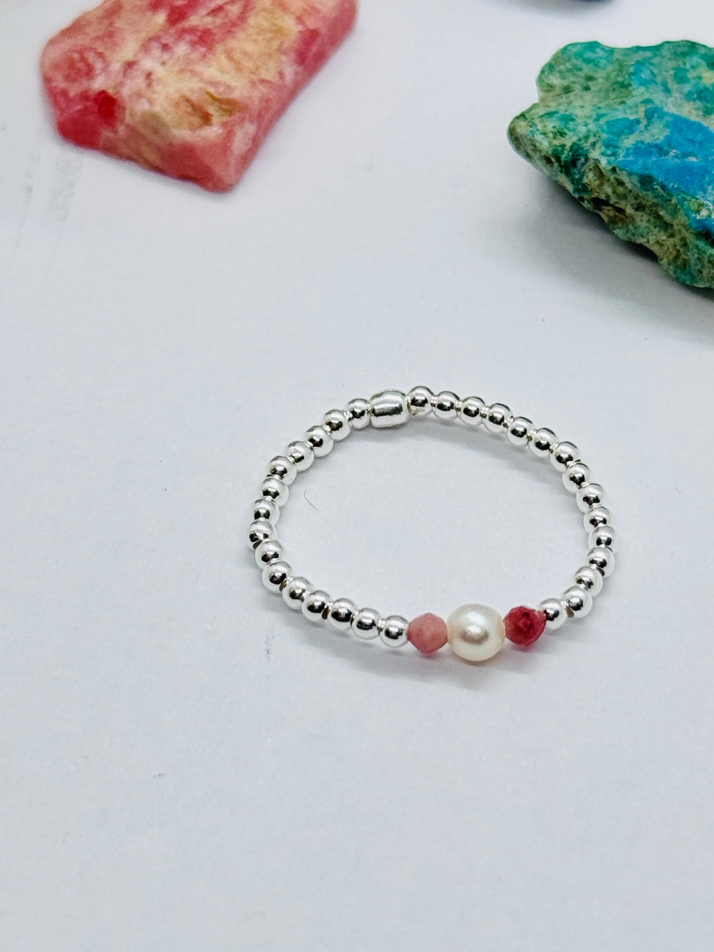 Anillo Fluir Perla de río y rodocrosita