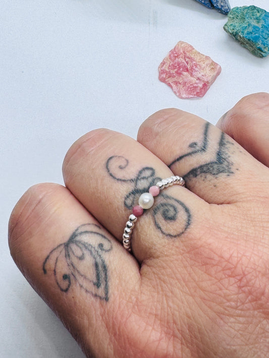Anillo Fluir Perla de río y rodocrosita