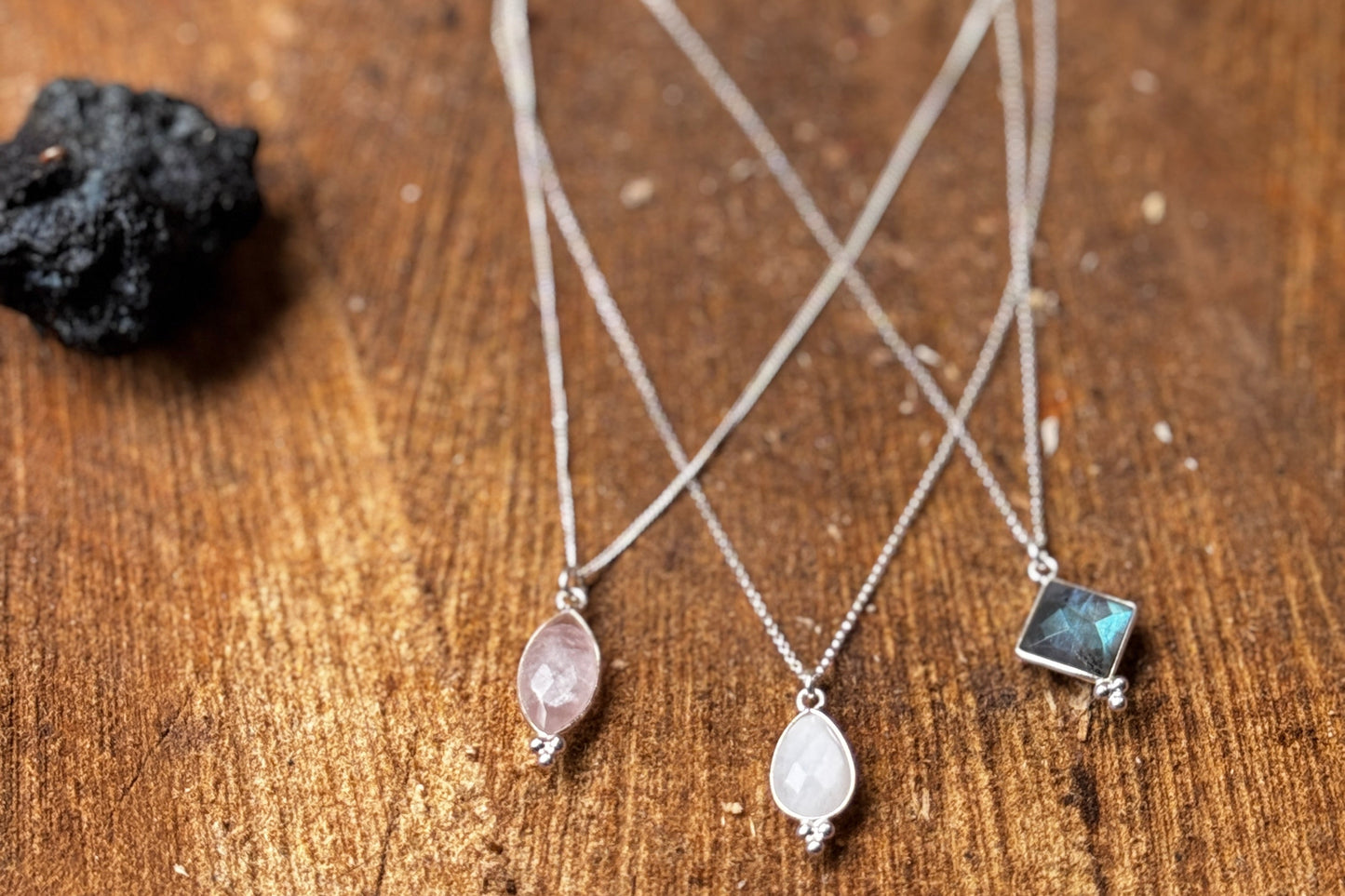 Cadenas Fluir (piedra luna, cuarzo rosa, labradorita)