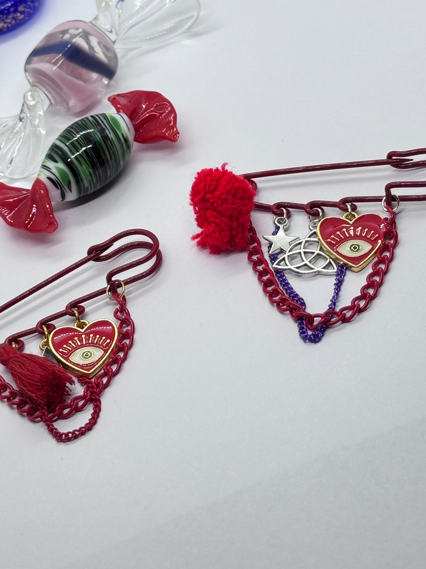 Prende tu estilo con los nuevos Prendedores Kal