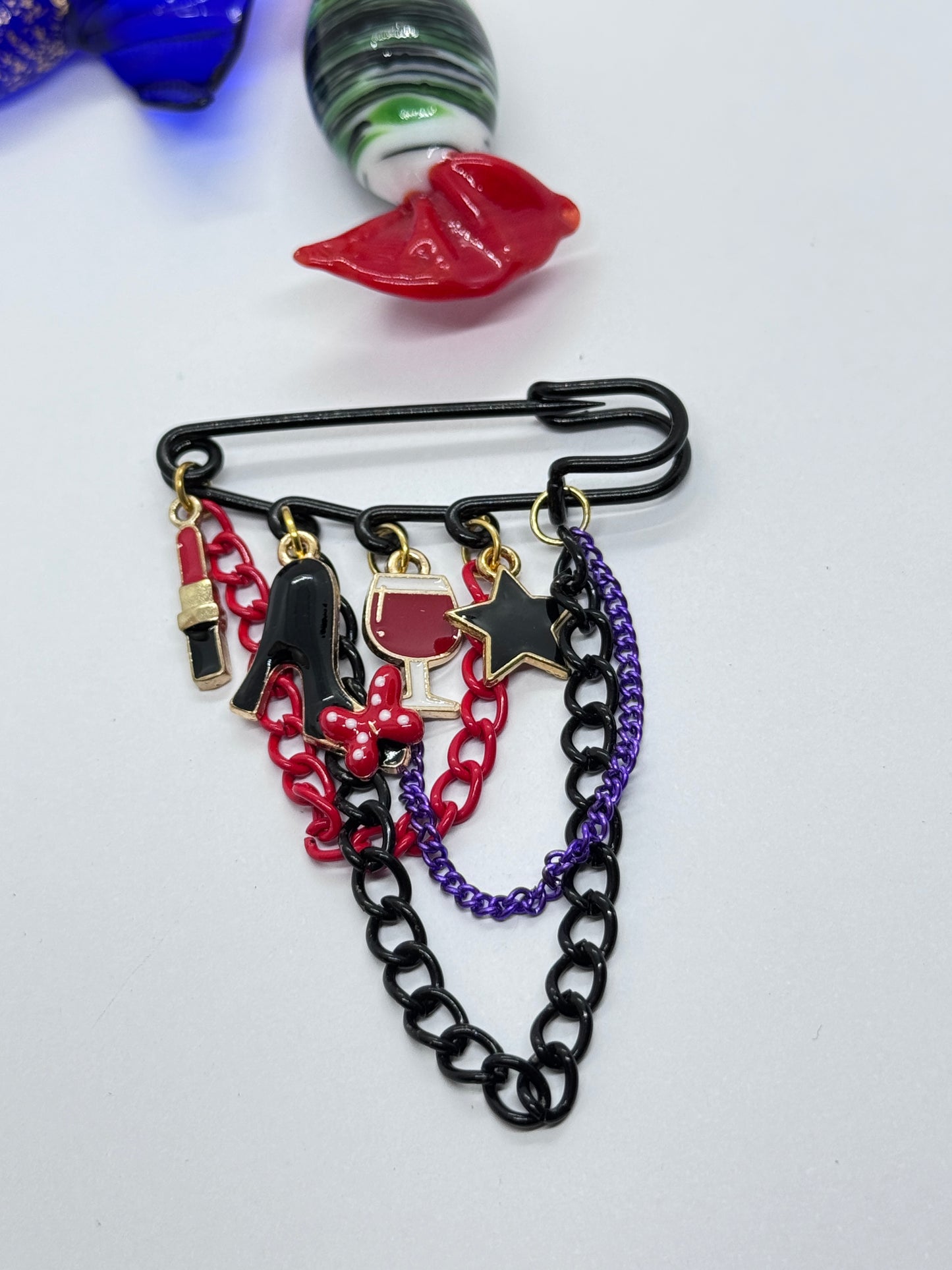 Prende tu estilo con los nuevos Prendedores Kal