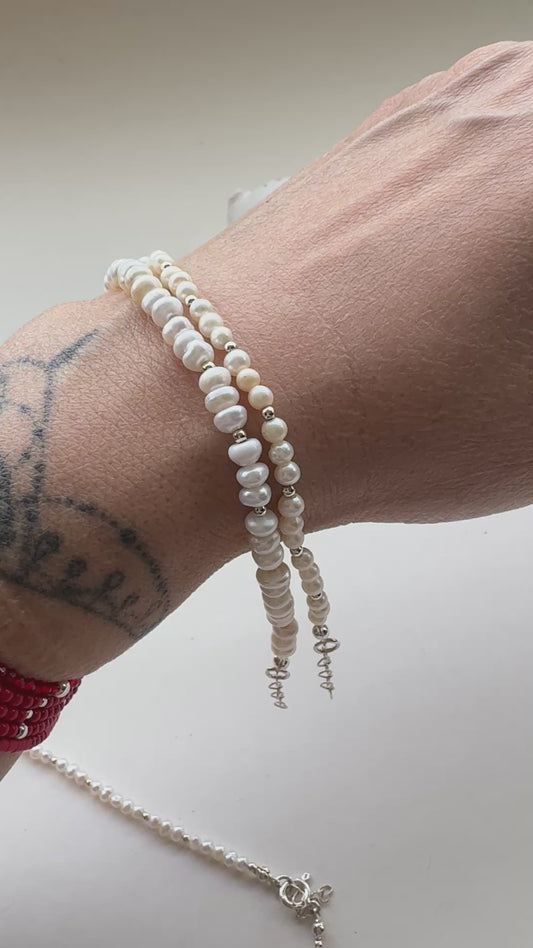 Pulsera Kö/ perlas de río blancas